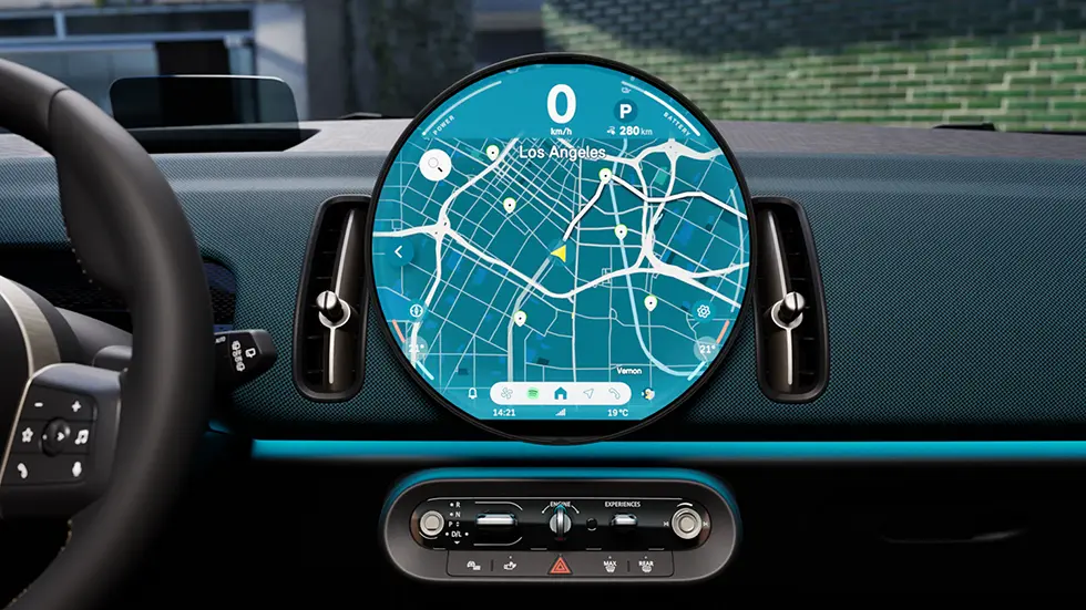 MINI Countryman - interior - oled display with map